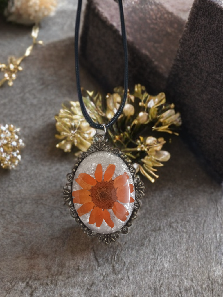 Amber Daisy Vintage Pendant Necklace